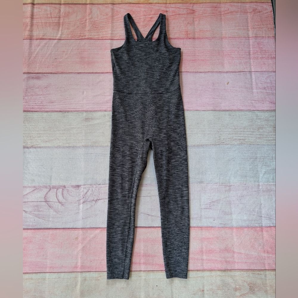 Outdoor Voices Gray Freeform Unitard Jumpsuit‎ M Athleisure Sporty Workout - Picture 2 of 2